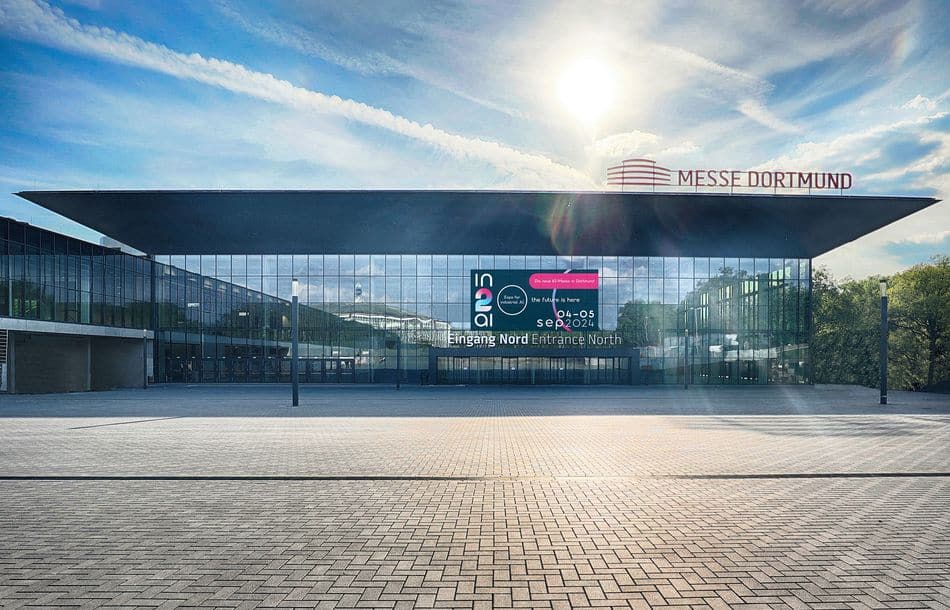 Die Messe IN2AI findet am 4. und 5. September 2024 in der Messe Dortmund statt und versammelt Entscheidungsträger, Führungskräfte, Start-ups und Forscher